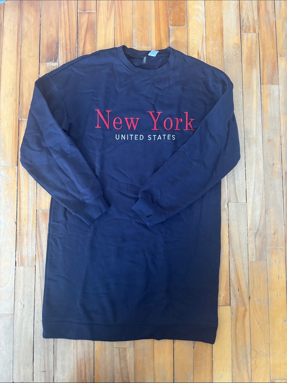 H&M Black Crewneck Sweatshirt with Red "New York" Text